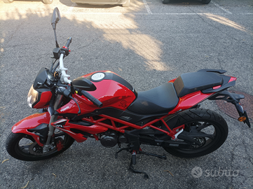 Benelli BN125 rosso - 2019 7000 km