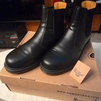 stivali da uomo Dr. Martens nuove 41