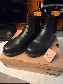 stivali da uomo Dr. Martens nuove 41