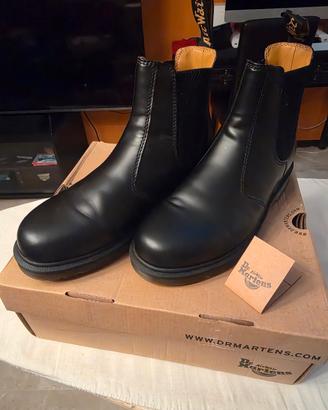 stivali da uomo Dr. Martens nuove 41