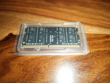 Slot RAM coppia da 8Gb ed una da 16GB