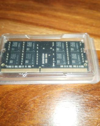 Slot RAM coppia da 8Gb ed una da 16GB