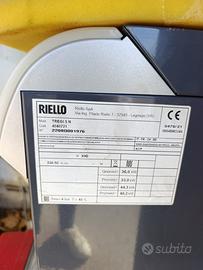 Caldaia a basamento Riello TREGI5N+Bruciatore Gull