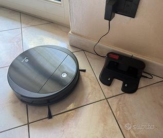 Robot aspirapolvere
