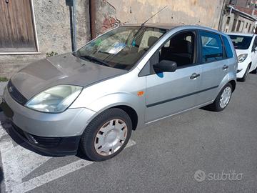 FORD FIESTA 1.2 benzina per Neopatentati