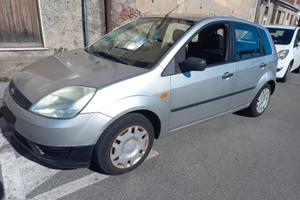 FORD FIESTA 1.2 benzina per Neopatentati