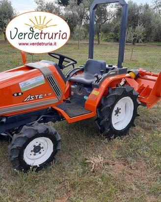 TRATTORE AGRICOLO