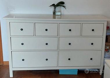 Mobili: Pareti attrezzate, cassettiera, tavolino