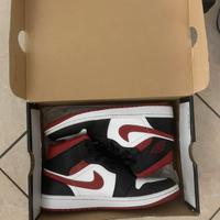Air Jordan rosso nero bianco