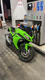 Kawasaki ninja 300 abs