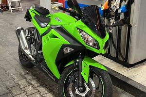 Kawasaki ninja 300 abs