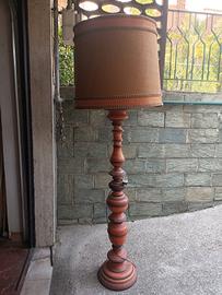 Lampada salotto anni  70 in legno tornito