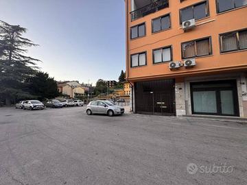 Box / Garage di 56 m² a Avellino