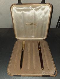 Due penne John Sterling calligrafiche