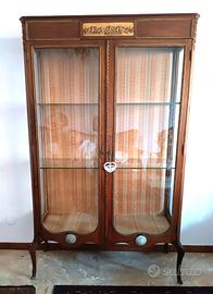 Vetrina in stile di transizione