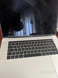 MacBook Pro 2016 15" Intel I7 - 16GB RAM 500GB SSD