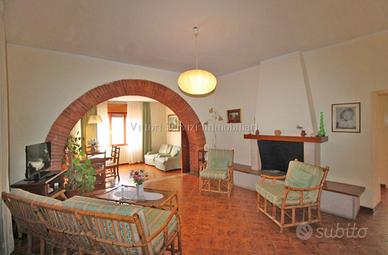 Scrofiano (SI), appartamento nel borgo con vista p