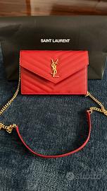 Cassandra saint laurent