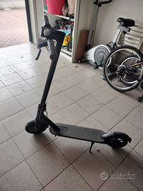 Monopattino Xiaomi mi elettric scooter