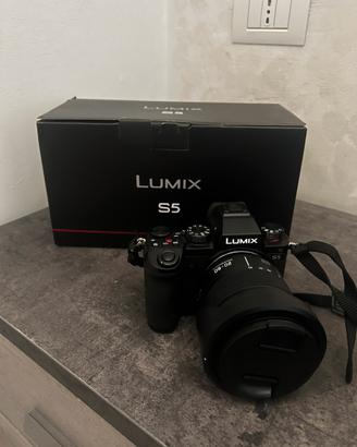 LUMIX S5 20-60