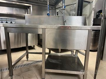 TAVOLO VASCA E RUBINETTO