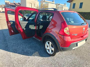 Dacia Sandero Stepway 1, 6 Benzina