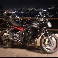 Moto Triumph Daytona 675