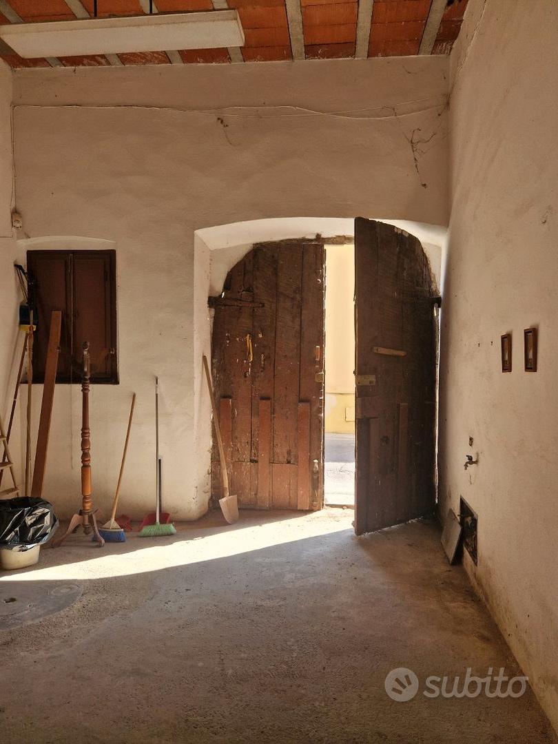 Porzione di casa con 5.000 mq di terreno attigui - Vista 5
