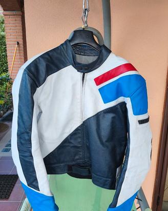 Giacca e pantaloni in pelle da moto marca DAINESE