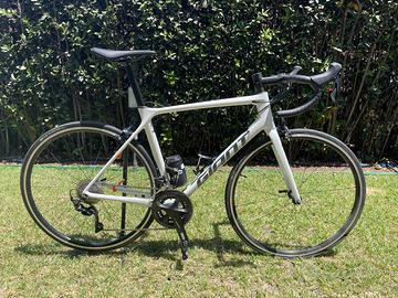 Giant tcr advanced 2 best sale kom 2021