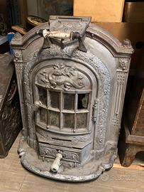 Stufa antica a carbone