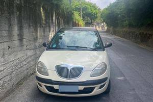 Lancia ypslon