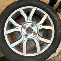 Pneumatici 185/55R15 M+S e cerchi per VW UP
