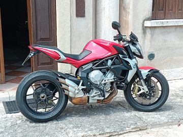 MV AGUSTA BEUTALE 675 2014