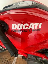 Ducati monster 696