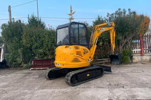 E32 Escavatore 35 q JCB 8035