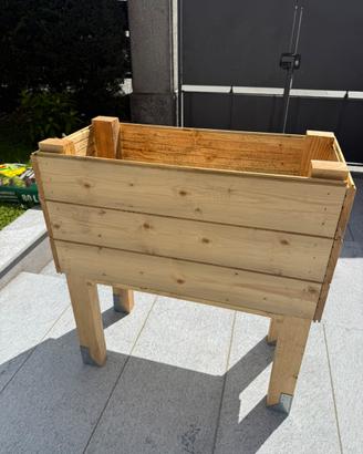 Fioriera in legno