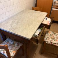 Tavolo da cucina in marmo