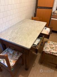 Tavolo da cucina in marmo