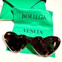 Occhiali da sole "cat-eye Angle" di Bottega Veneta