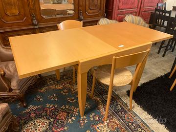 tavolo allungabile 90x90 (180x90) e 4 sedie