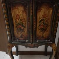 mobiletto in stile veneziano dipinto a mano