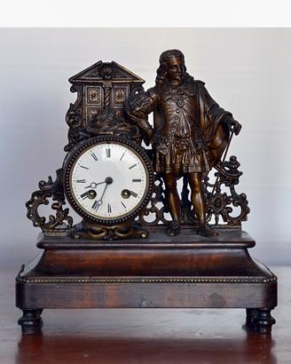 Antica pendola figurativa con cavaliere