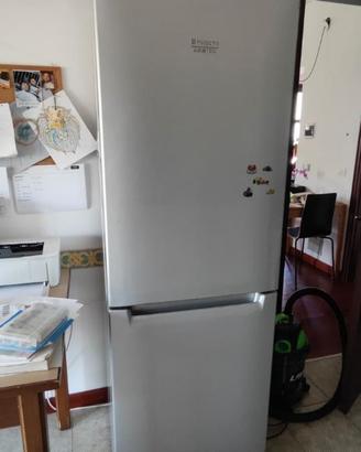 Frigorifero Hotpoint Ariston combinato congelatore