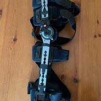 Tutore ginocchiera X-Rom Donjoy