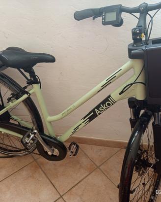 Bicicletta elettrica marca Askoll 
