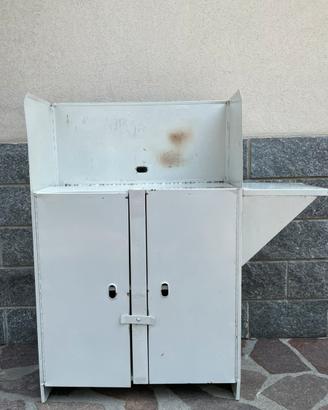 Mobiletto porta gas da campeggio o altro uso