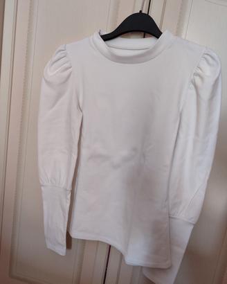 Maglioncino a girocollo con maniche a sbuffo 