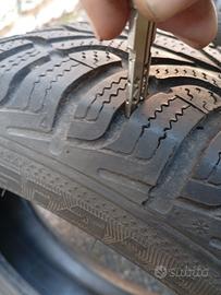  2 gomme invernali quasi nuove 175/65 R15
