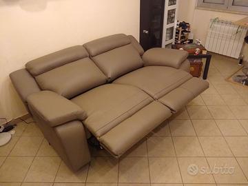 Divano in pelle Poltrone e Sofà